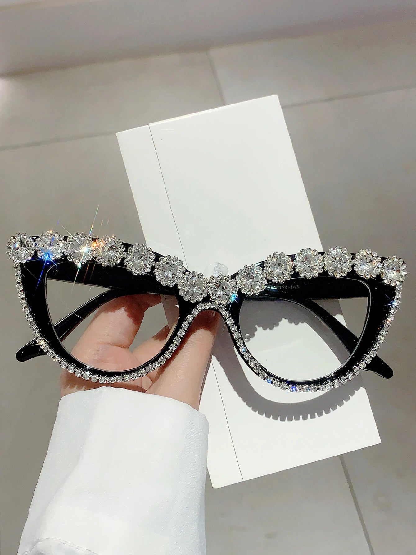 Pretty Woman Curvy Accessories - Cat Eye with Rhinestones Non-prescription Eyewear Luxury Fashion Glasses