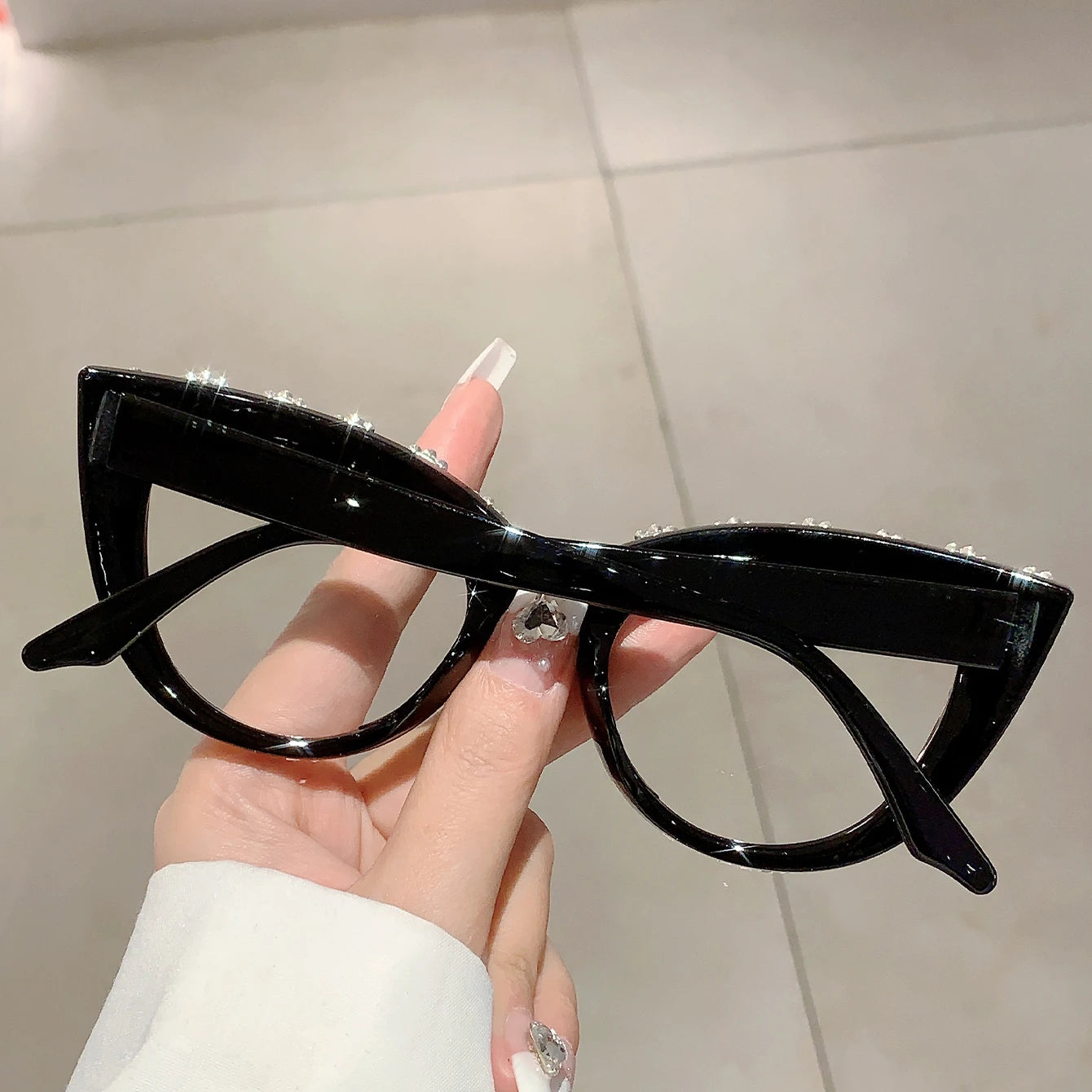 Pretty Woman Curvy Accessories - Cat Eye with Rhinestones Non-prescription Eyewear Luxury Fashion Glasses